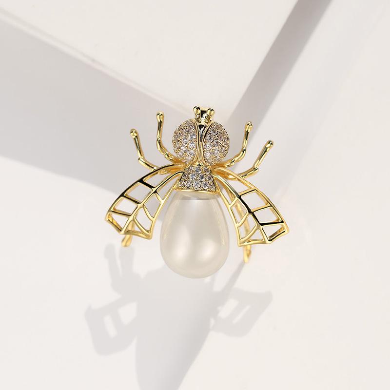 Bo Xin Yun Luxury Pearl Bee  Flower Brooch - High-End Versatile Fashion Accessory