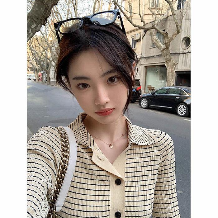 

Новая весенне-осенняя полосатая вязаная куртка-кардиган с воротником-поло, женская рубашка-рубашка с длинными рукавами, дизайн Niche One size