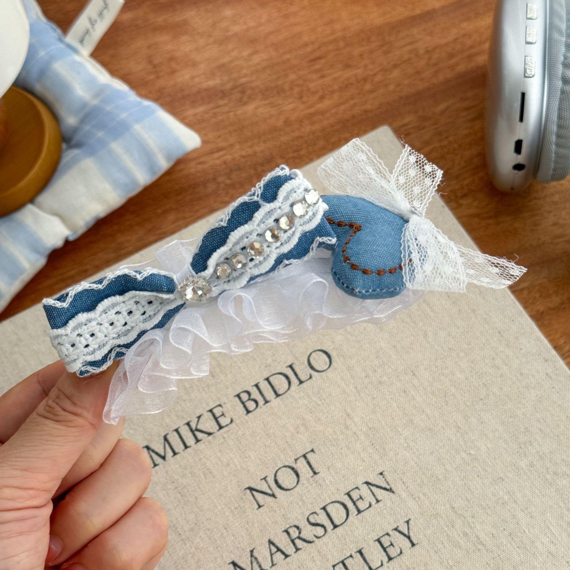 

Оригинальная заколка для шерсти питомца Полностью бриллиантовая Собака bb Йоркширский терьер Бант Аксессуар для волос Нескользящий Мальтийская кошка Украшение Frog Buckle（Suitable fo