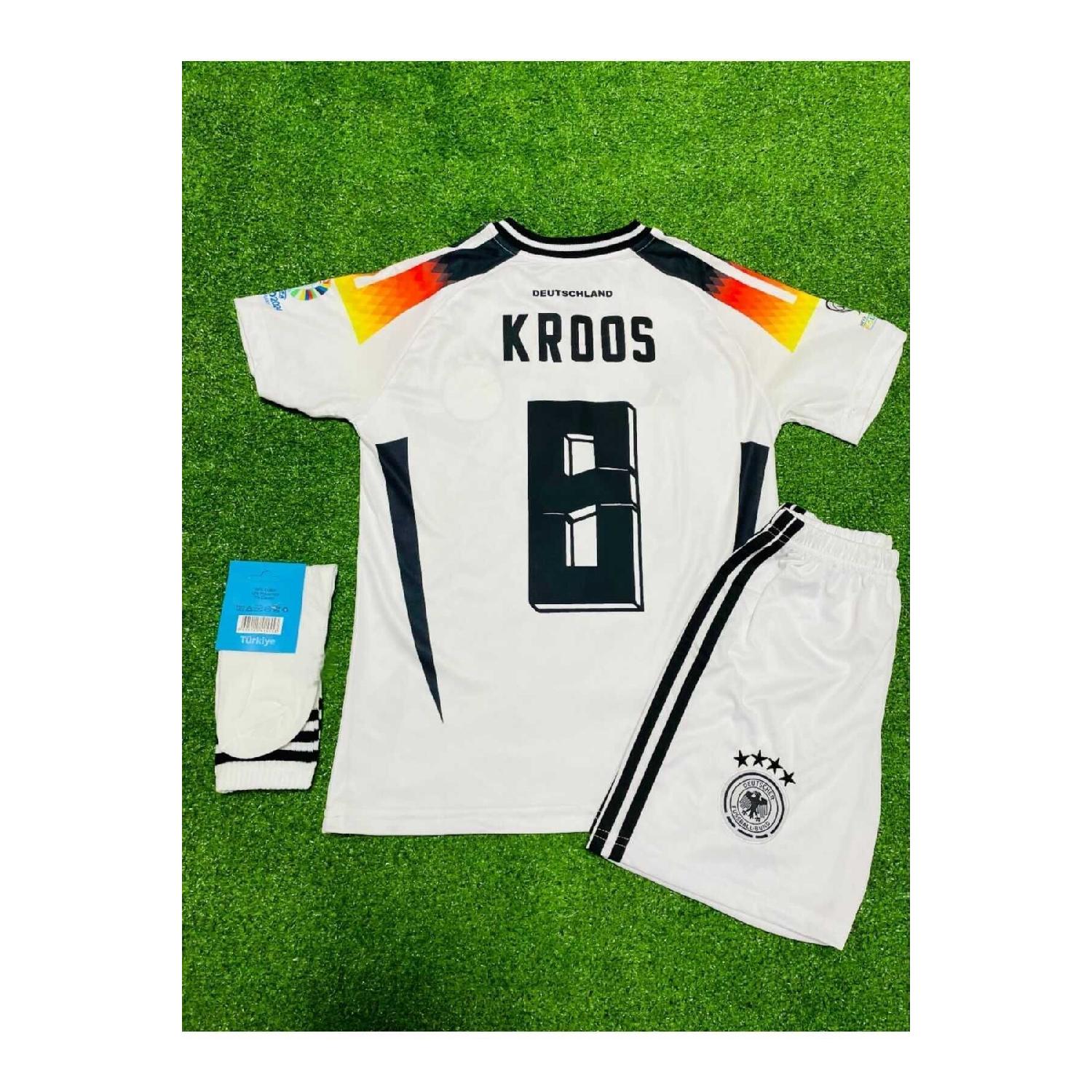 

Комплект из 3 детских футболок Toni Kroos для сборной Германии по футболу Евро-2024 5-6 Yaş чёрный