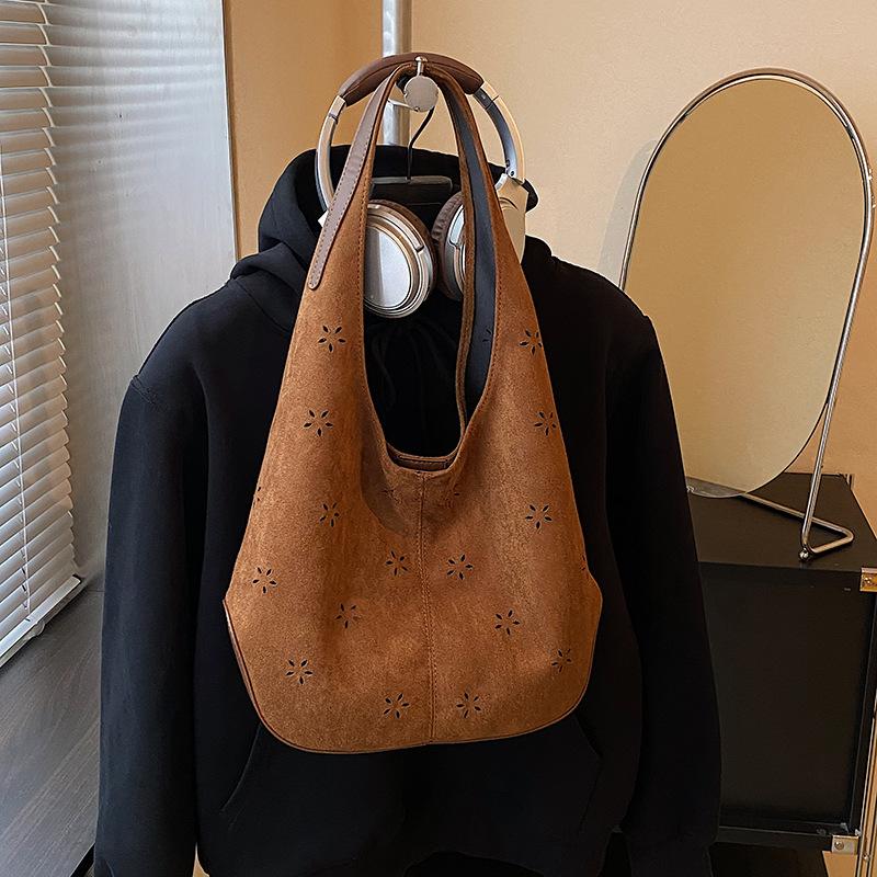 Suede Bag Women's Large Capacity Autumn and Winter Retro Shoulder Underarm Bag Commuter Tote Bag