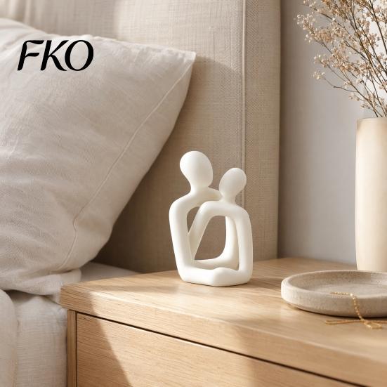 Neutral Style Love Figurine Present 3D Printed Abstract Couple Statue, Minimalist Couples Bedroom Decor, White Hugging Lovers Sculptures, Warm