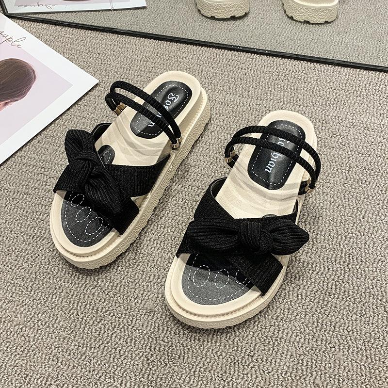 Cool slippers women's summer wear 2025 new fashion two wear out muffin platform beach shoes