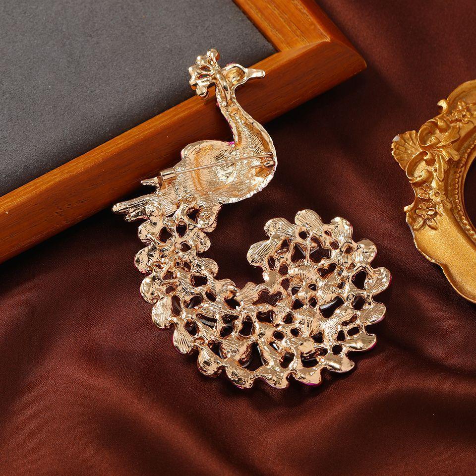 Vintage Pfauenbrosche Legierung Tier Pin Dekorative Accessoire Für Männer Und Frauen