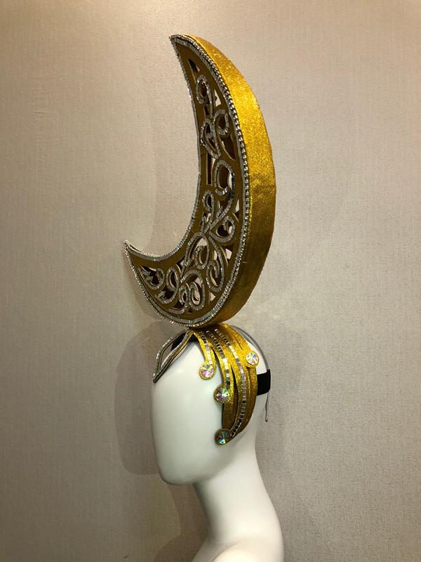 Samba Feather Headdress: Carnival, Masquerade, or Halloween Costume Hat with Wings