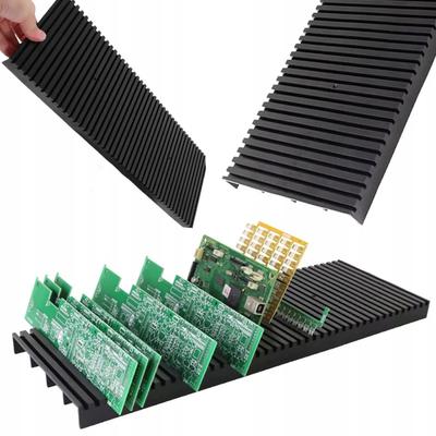 Tacka Antystatyczna ESD Na Śrubki 3.5-4mm – Ochrona Płytek PCB | Materiał ABS | 150 Otworów, Wymiary 41x14,3x2 Cm