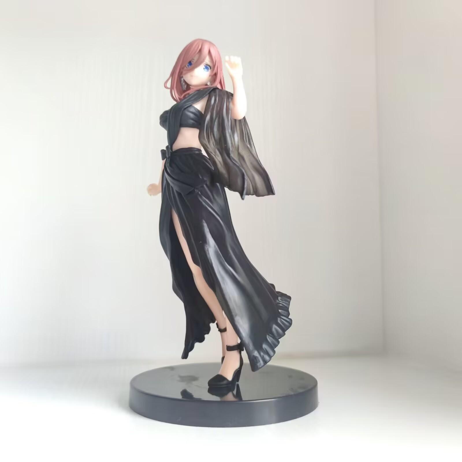 

19CM Anime The Quintessential Quintuplets Figure Nakano Miku Nino Ichika Itsuki Black Evening DressStanding Static Toys PVC With box
