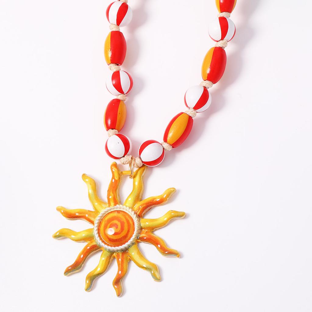 Bohemian vacation style sun pendant contrasting color beaded necklace seaside outing atmosphere women's necklace