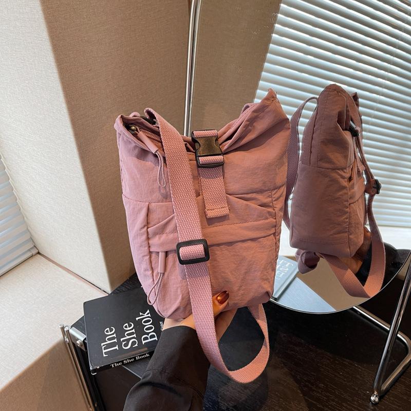 Simple Texture Trend Fashion Casual Foreign Style Bucket Bag 2025 Summer New Women's Niche Shoulder Messenger Bag