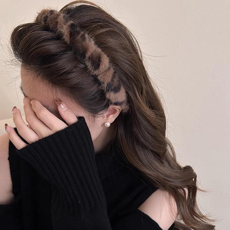 

Sweet and cool leopard print with teeth plush wavy headband hair root fluffy artifact wash face pressure hair non-slip headband hairpin headgear