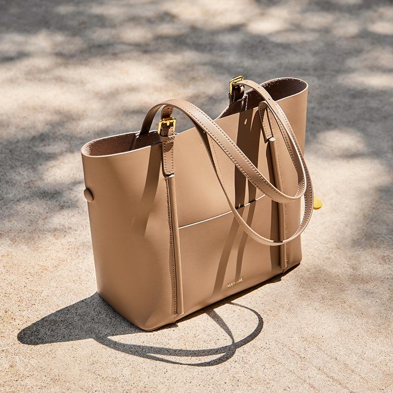 

Миссис. Женская сумка Qiao 2025 Новая большая вместительная сумка-тоут Женская сумка через плечо Осенне-зимняя сумка для commuters Натуральная кожа Женская сумка Wide29CM*Thick13CM*High26 хаки