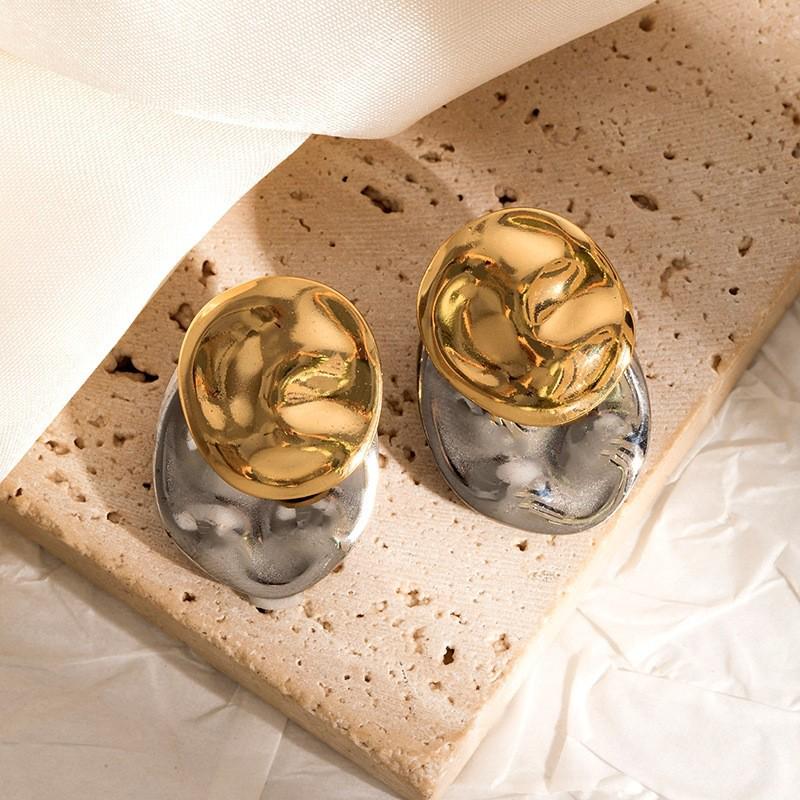 High-End European & American 18K Gold Stainless Steel Stud Earrings - Fashionable, Versatile, and Colorfast Niche Jewelry