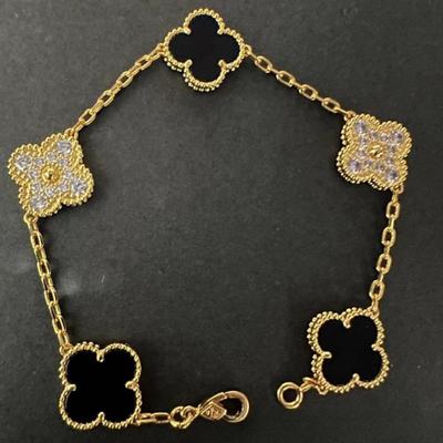 Bracciale Quadrifoglio di Alta Qualità per Donna Bracciale Cinque Fiori con Madreperla Bianca Naturale e Corniola Rossa