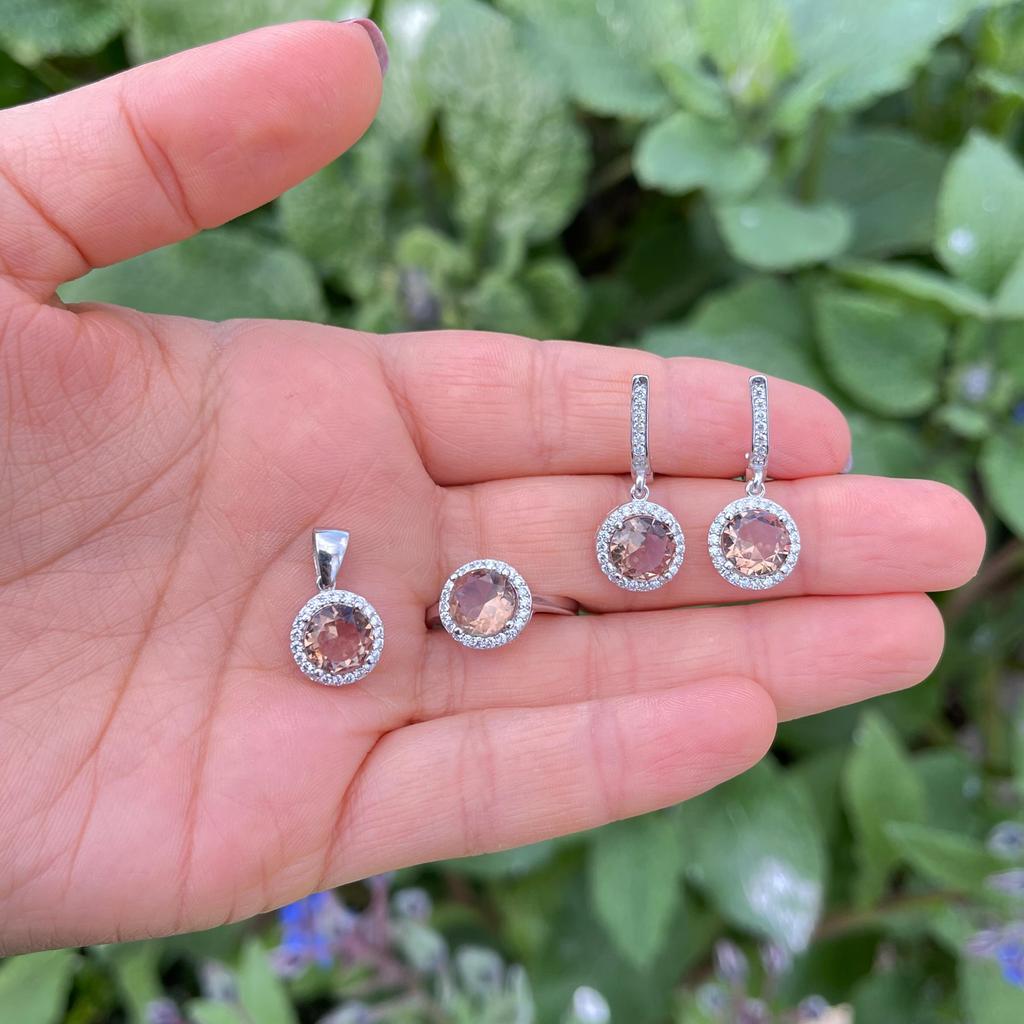 Éterické okouzlení: Minimalistická sada šperků Zultanite Stone Silver – moderní elegance pro každou příležitost