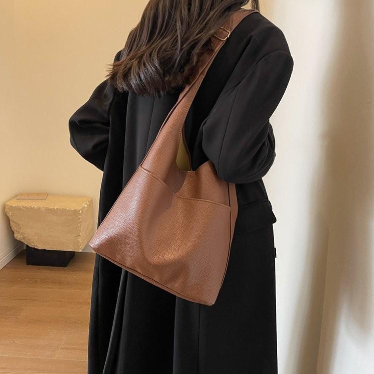 Stylish Large Capacity Pu Tote Bag For Women With Casual Chic Design For Everyday Use