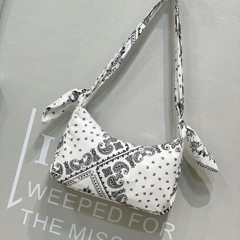 

Premium small bag New versatile retro small square bag Autumn and winter simple and fashionable shoulder messenger bag белый