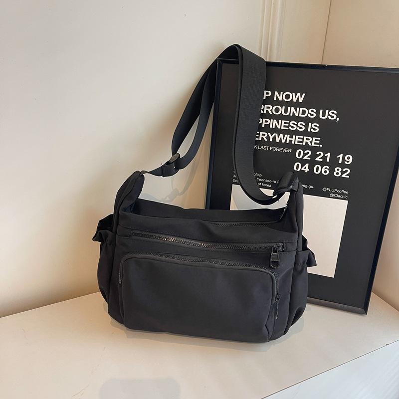 Oxford cloth messenger bag women's 2025 new good middle-aged women's bag Korean version single shoulder messenger casual mother tote bag