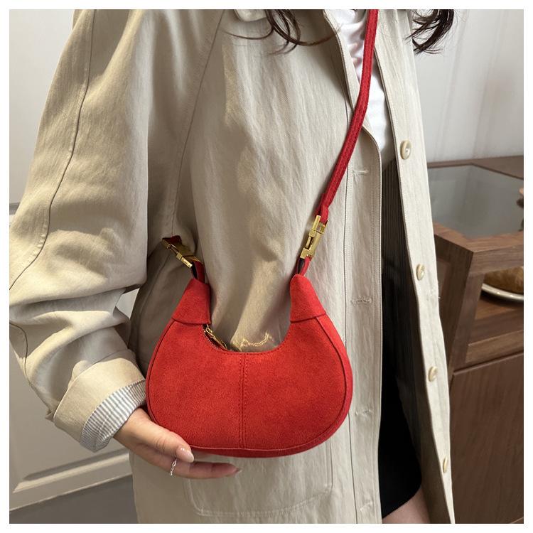 Nischenmode Textur Halbmondtasche - Herbst/Winter 2025 Trend: Einfache stilvolle Handtasche & lässige Umhängetasche