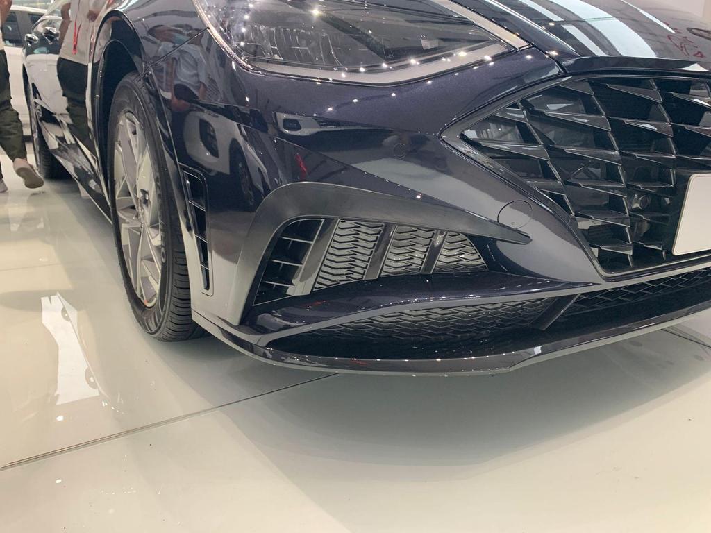 Fits Modern Sonata: Rearview Mirror, Rear Spoiler, Fuel Cap, Door Handle, Door Cup, Taillight Cover