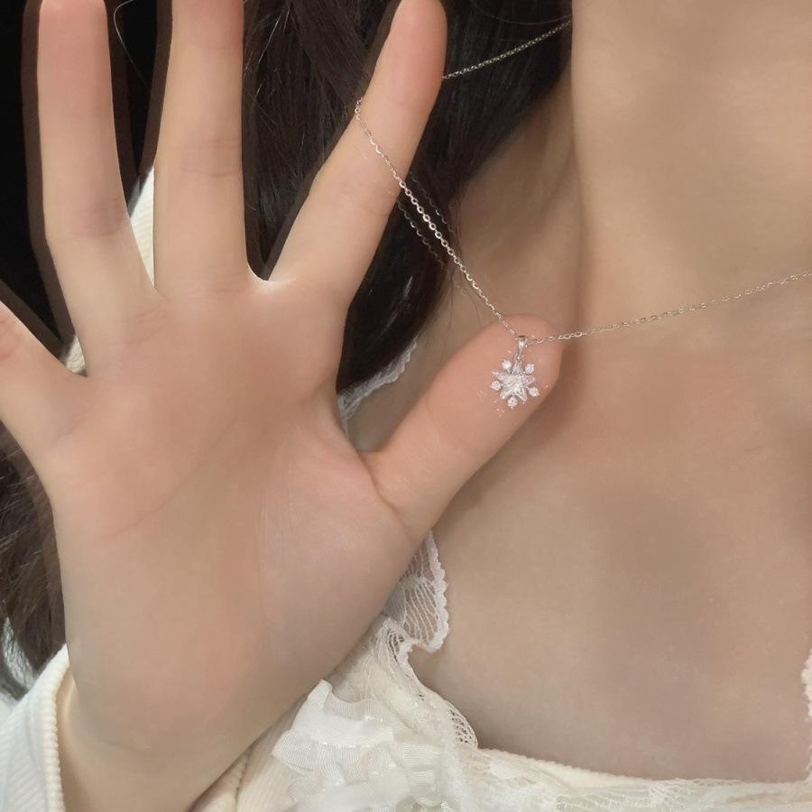 S zircon snowflake necklace female collarbone chain simple neck chain tide