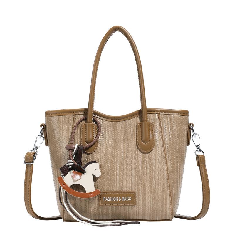 High-texture portable bucket bag women's 2025 autumn and winter new handbag fashion shoulder bag tote messenger bag