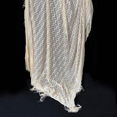 Versatile 140×140cm Lace Shawl Elegant Hollowed-out Design Knitted Shawl Breathable Tassel Shawl for Women