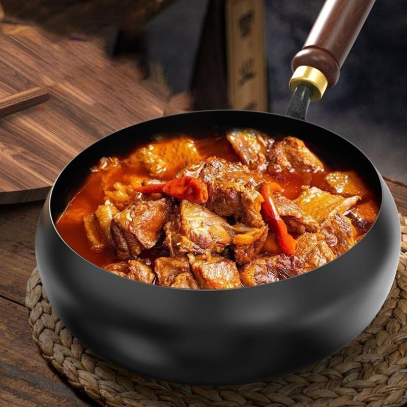 Large Capacity 24cm Chinese Cast Iron Cooking Pan Nonstick Coating For Healthy Frying And Stewing