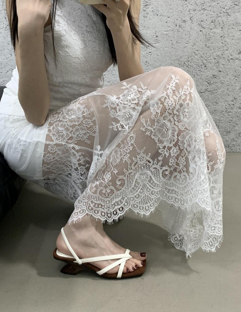 One-word with thick-heeled sandals female 2025 summer new French fairy wind open-toed mid-heeled shoes with skirt Roman shoes