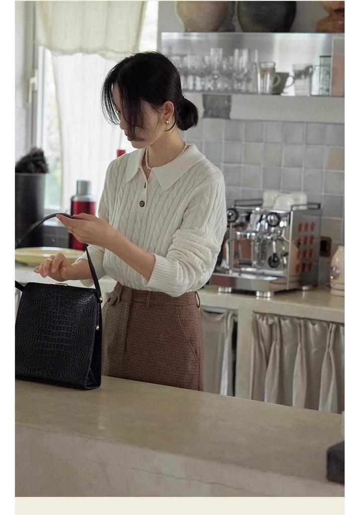 Women's French Retro Cable Knit Sweater - Polo Collar, White Lapel, Gentle Style Wool Top for Autumn/Winter