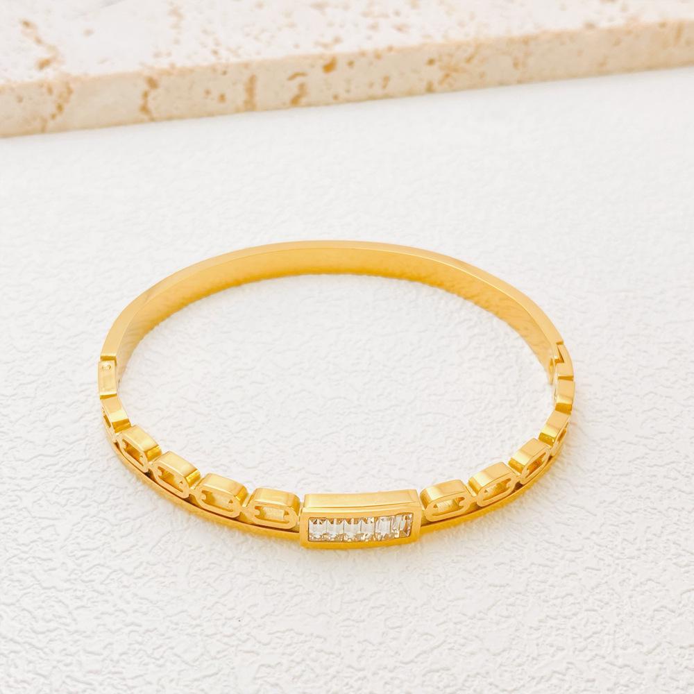 Women's Trendy Titanium Steel Woven Bangle – Versatile, Niche Design Bracelet