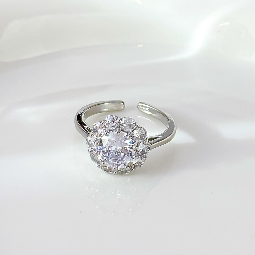 Geometrischer Kupferring mit Zirkonverzierungen, perfekt für den Alltag