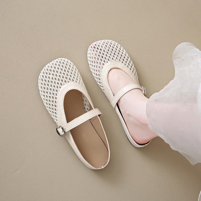 Hollow woven bag head half drag women's shoes summer wear new flat bottom breathable one pedal hole shoes sandals