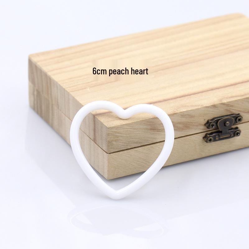 White Round Heart-shaped Plastic Ring for DIY Crafts and Dreamcatchers