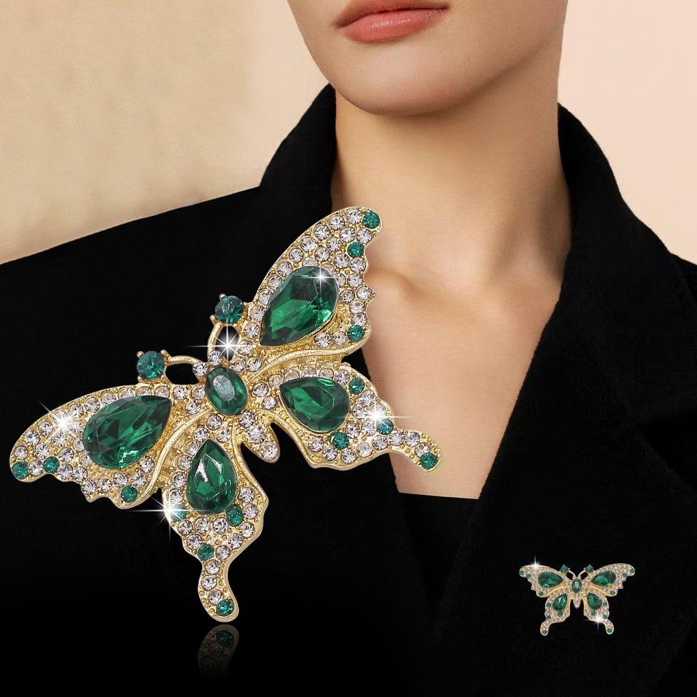 French Vintage Emerald Rhinestone Butterfly Brooch - Intricately Inlaid Metal Accessory
