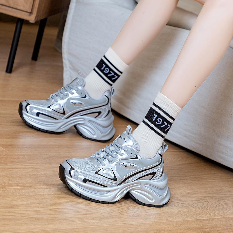 Thick-soled Internet Celebrities with the Same Silver Dad Shoes Women's New Spring and Autumn Versatile Korean Version of Casual Sports Shoes