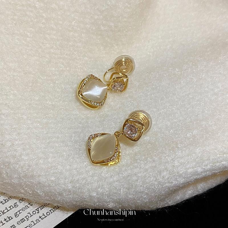 Geometric Rhombus Opal Painless Mosquito Coil Disc Earrings Fashion Temperament Stud Earrings Women's Ear Clips Hole-free High-end Earrings
