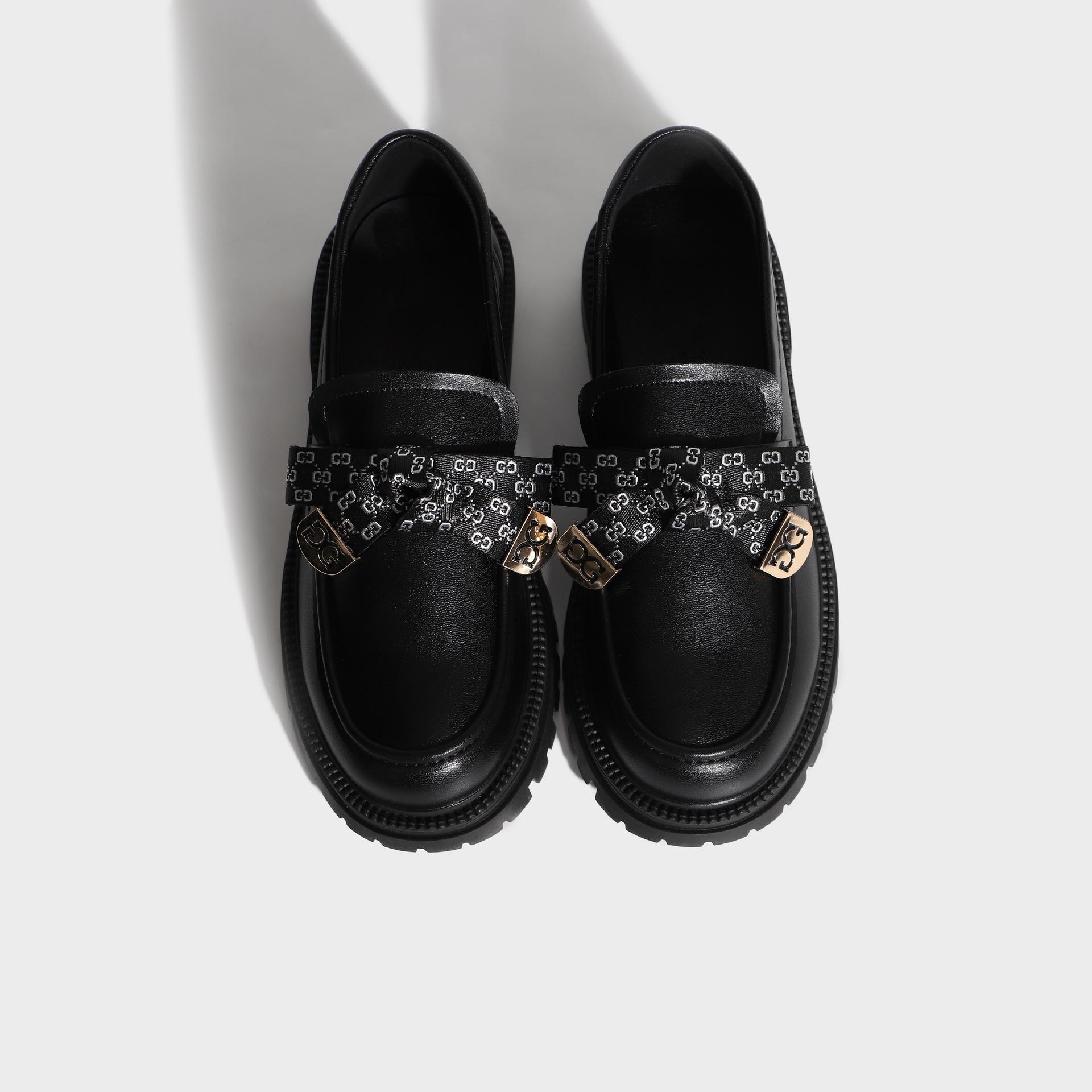 

Весенне-летняя новая модная женская обувь Huizhou однотонные лоферы обувь на платформе женская удобная на толстом каблуке в британском стиле из маленькой кожи 40 чёрный