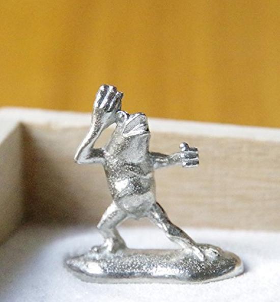 A miniature tin frog from the Choju Jinbutsu Giga perfect for your dry landscape painting, garden.