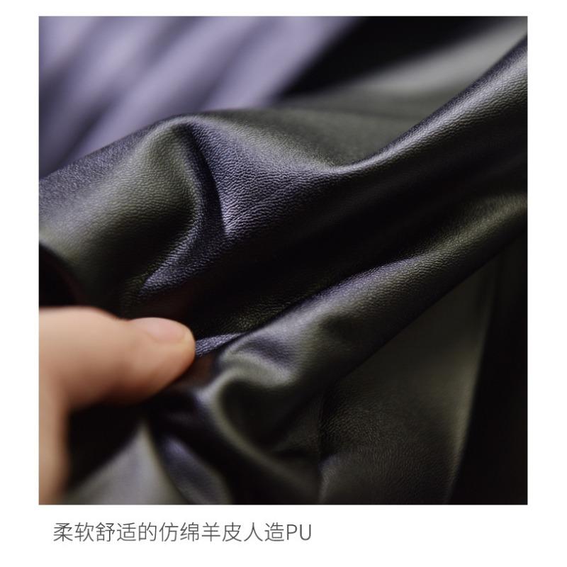 Der neue Rock für den Sommer 2025 ist hoch tailliert und dünn