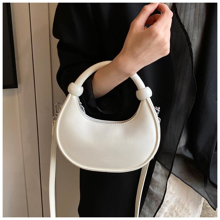 IELGY Korean Version Fashionable Hand-Carrying Crescent Bag Unique One-Shoulder Niche All-Match Messenger Bag