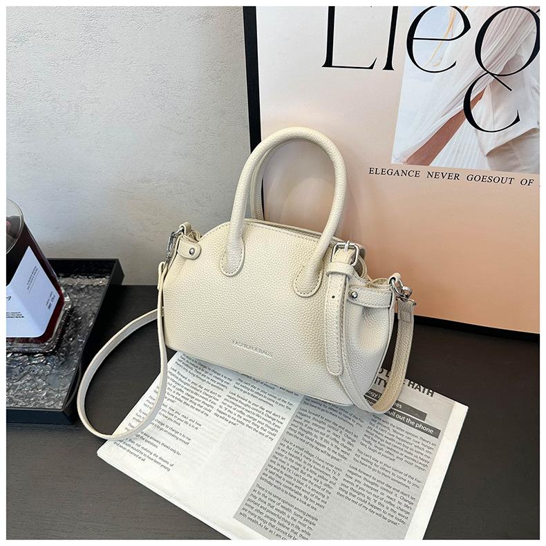 2025 new small bag women's summer versatile shoulder messenger bag retro popular portable bucket bag this year