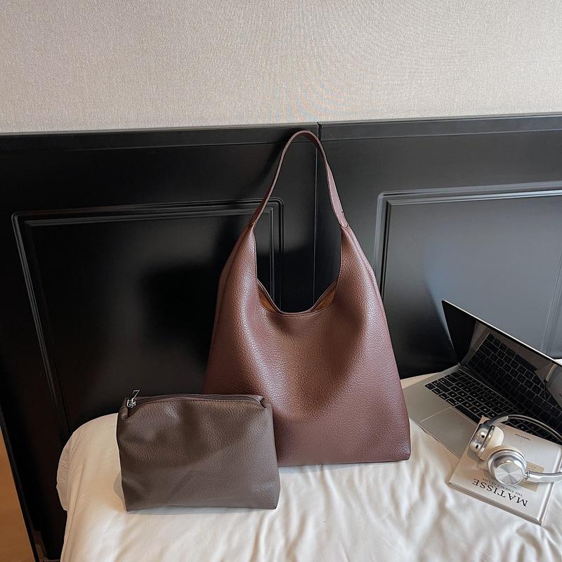 

New simple retro texture soft leather tote bag 2025 summer large-capacity commuting fashion shoulder armpit bag