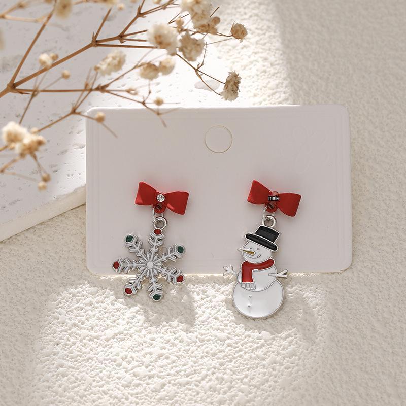 European & American Cartoon Rhinestone Christmas Earrings – High-End Asymmetrical Festive Jewelry for Women