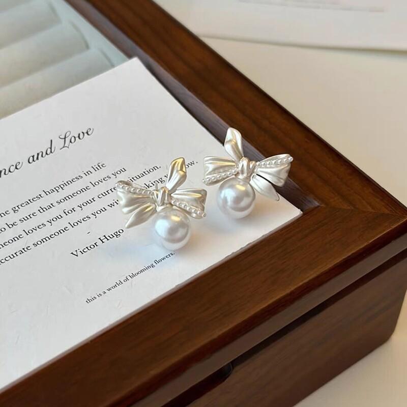 French Style Pearl Bowknot Earrings For Women Sweet Exquisite Irregular Bow Stud Earrings For Women Ear Buckle Party Holiday Jewelry Gifts