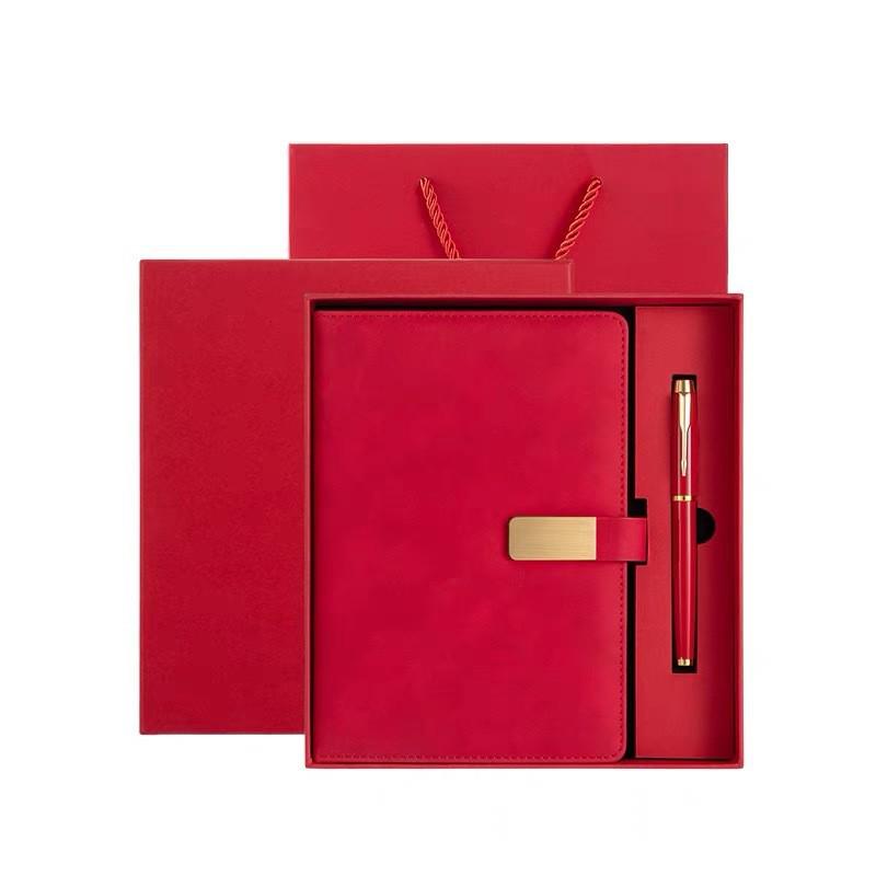 Taccuino da Lavoro in Pelle Formato A5: Diario con Fibbia Magnetica e Stampa Logo - Elegante Scatola Regalo per Riunioni d'Ufficio