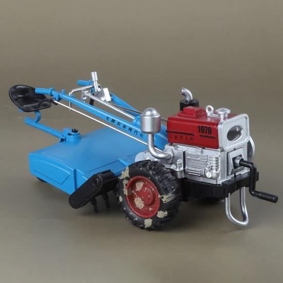 Model Mini Tractor Agricol Retro cu Lumină Sunet Articulații Mobile Vehicul Agricol de Bilonat cu Manivelă Manuală Jucărie Figurine Decor