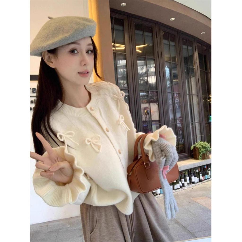 Sweet Bow-Knit Round Neck Women's Cardigan: Elegant Long Sleeve Sweater for Autumn & Winter