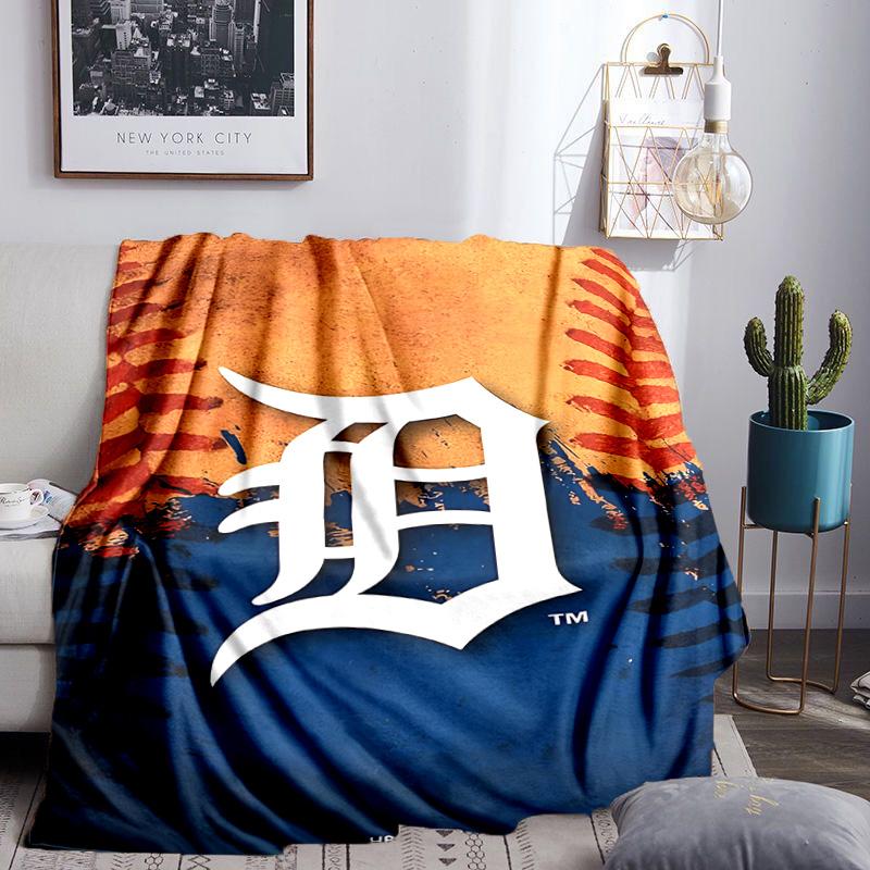 Detroit Tigers Emblem Blanket Lightweight Flannel Bedding Blanket Perfect for Travel, Camping, Living Rooms, Offices, Sofas, Fan Christmas gift
