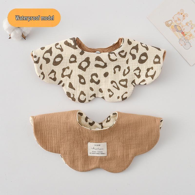 Dwustronny, wodoodporny śliniaczek dla niemowląt w stylu koreańskim z płatkami, wykonany w 100% z gazy bawełnianej