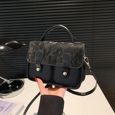 Sac rétro de niche pour femme 2025 nouvelle mode polyvalent sac à bandoulière messenger petit sac carré de grande valeur